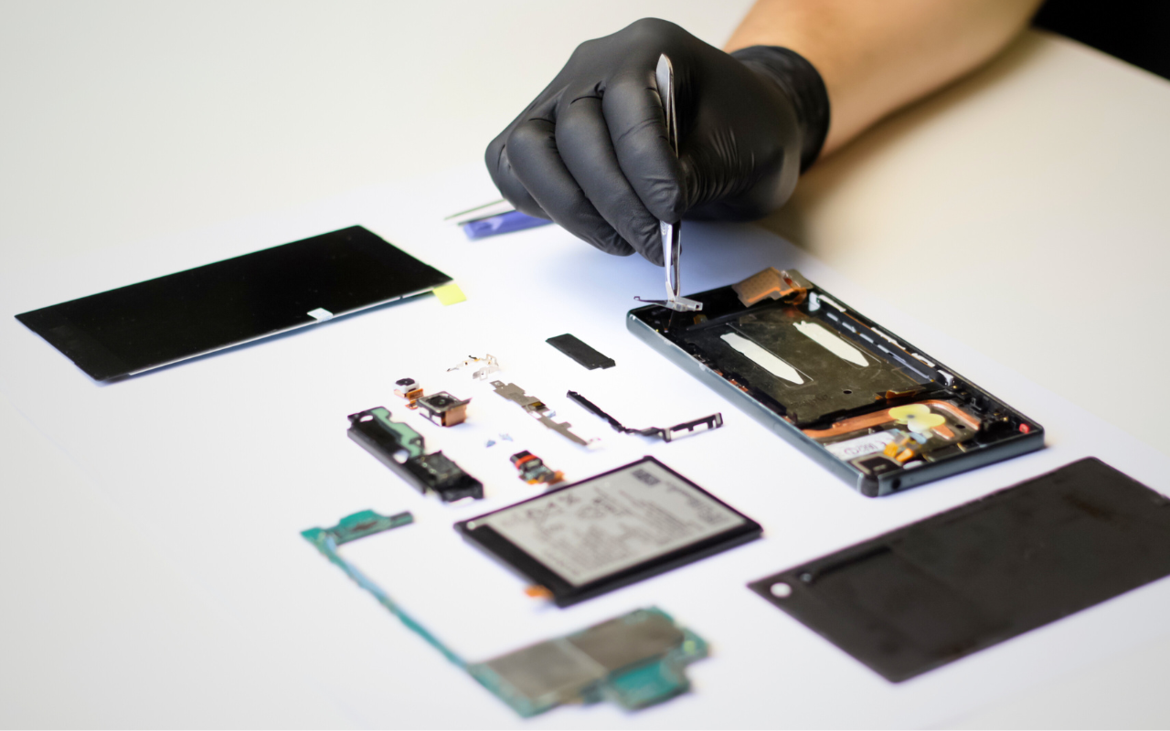スマートフォン・タブレットの構成部品：最新技術の集大成 